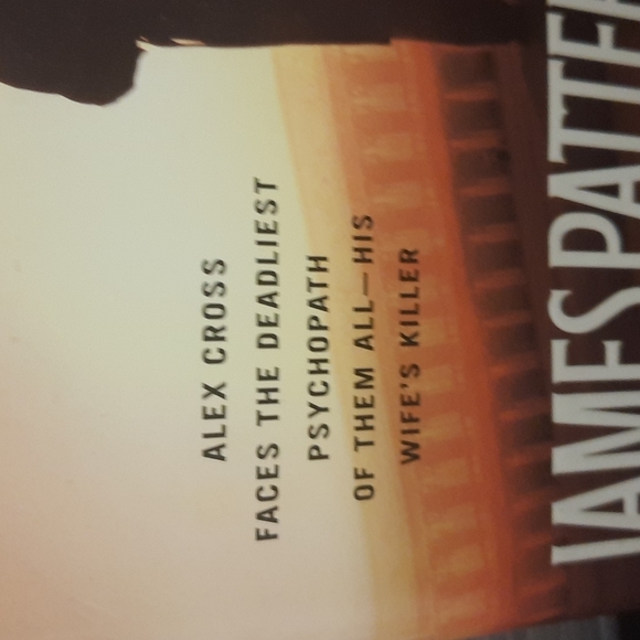 Cross by James Patterson new york times best seller - Picture 2 of 4